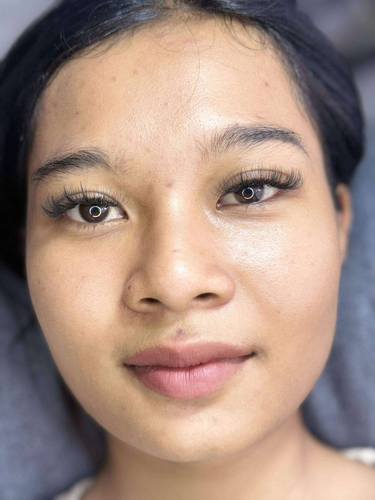 Classic lash extensions closeup at Lollygagss Studio Bali