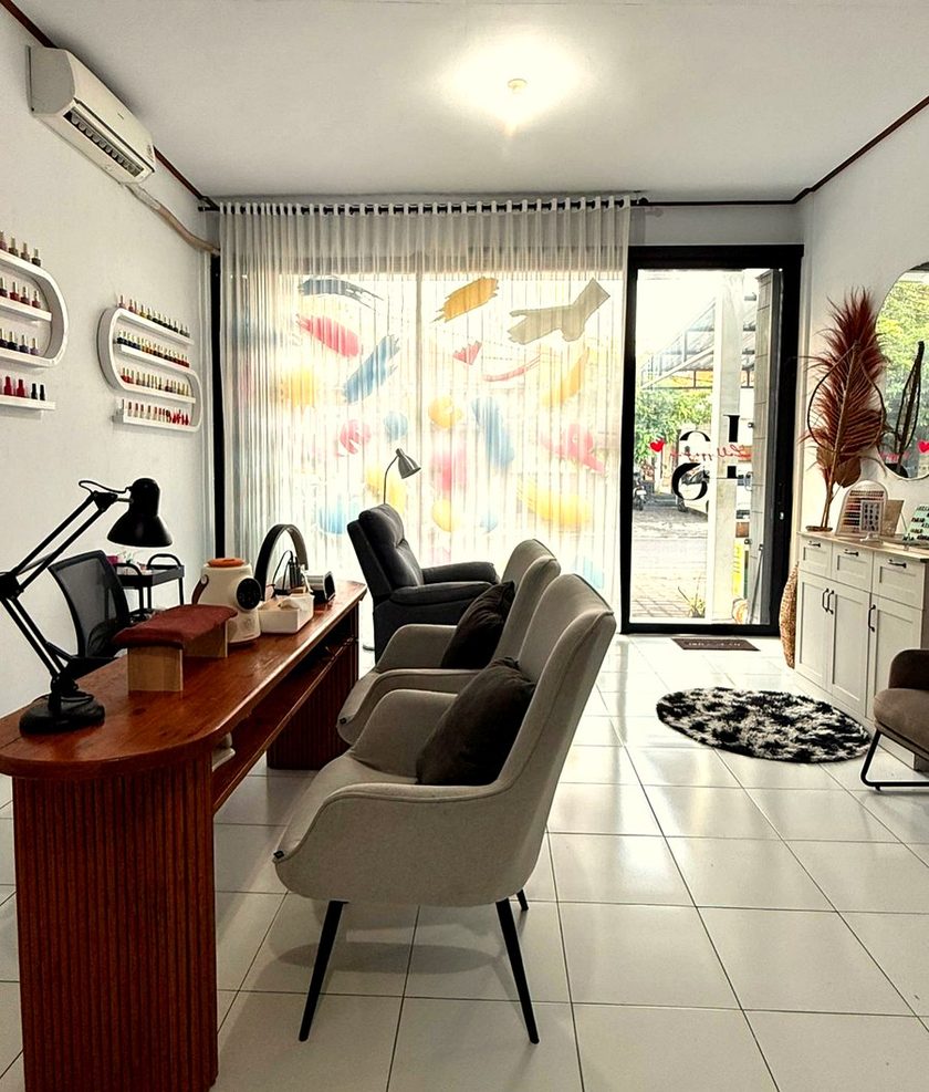 Lollygagss Studio interior in Kerobokan, Bali